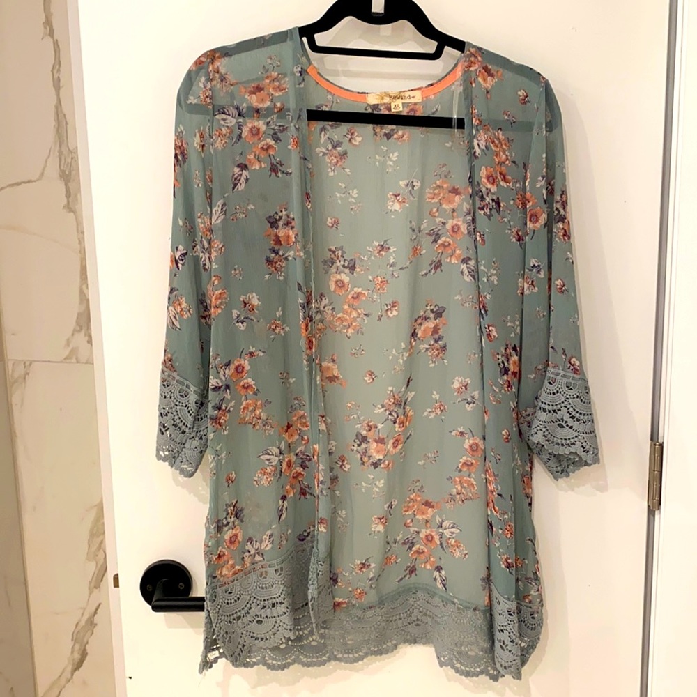 Sage Green , floral lace sleeved kimono. Size XS. Never been worn.